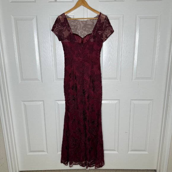 JS Collections Women's Boat Neck Short Sleeve Laced Burgundy  Mermaid Gown - Picture 8 of 16